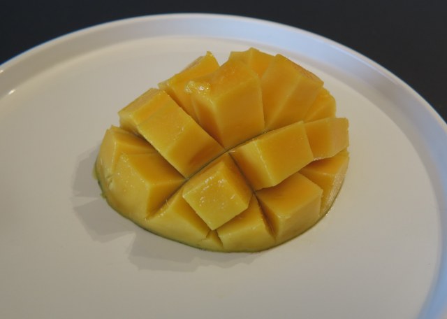 Step 3 - How to dice a mango